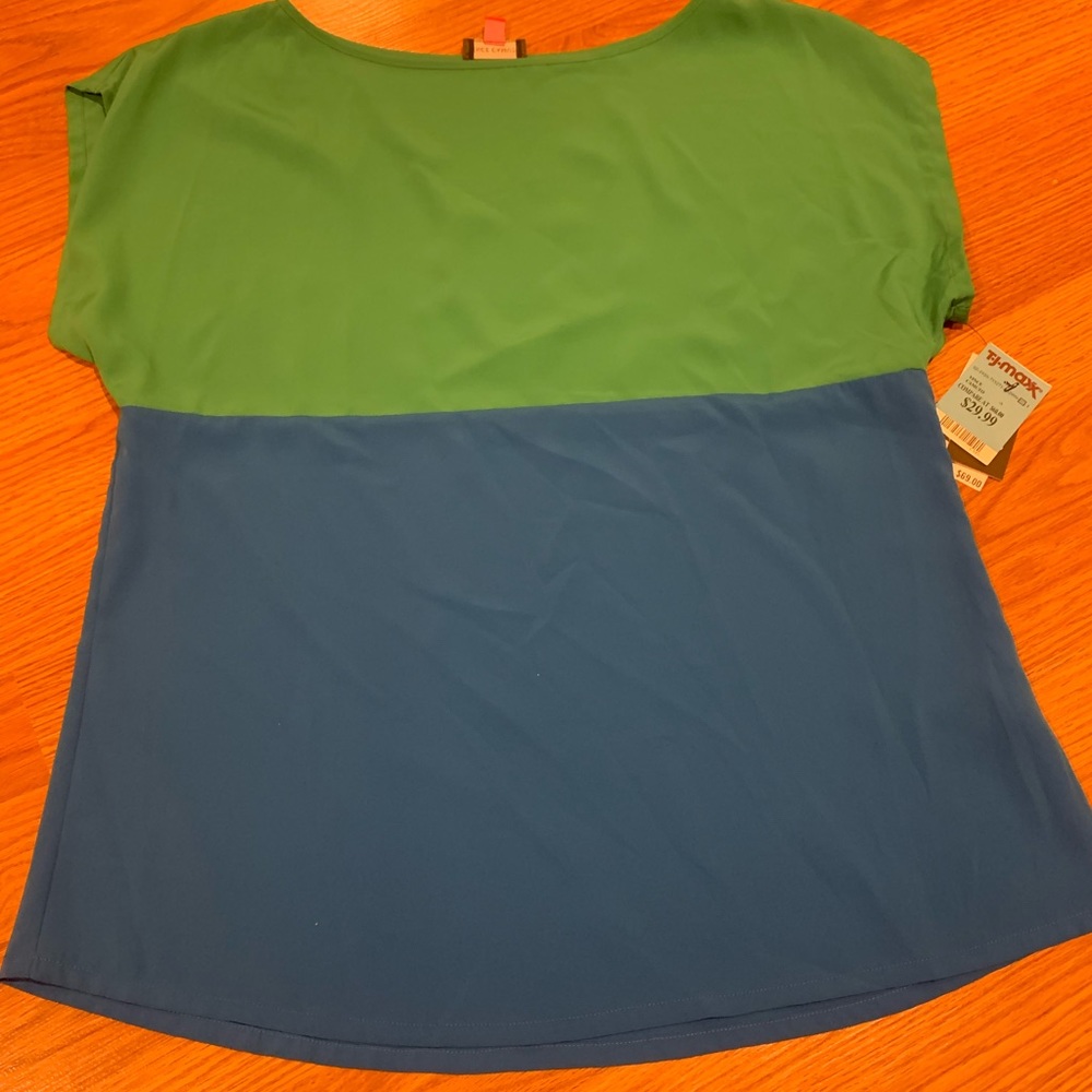 Vince Camino size medium BNWT